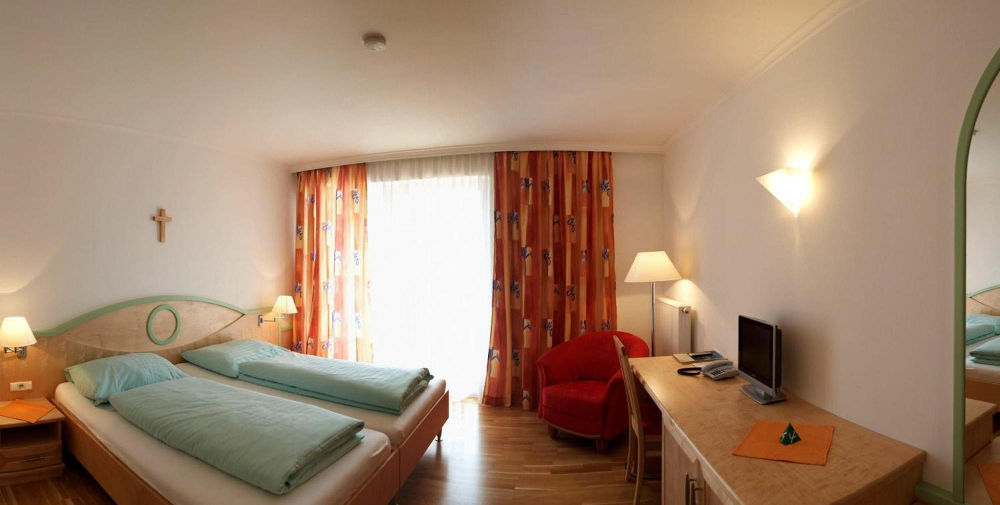 Hotel Zum Kirchenwirt Mariazell Esterno foto